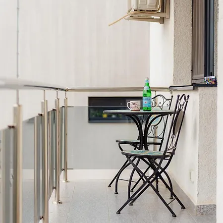 The Blue Norwegian House * 부쿠레슈티